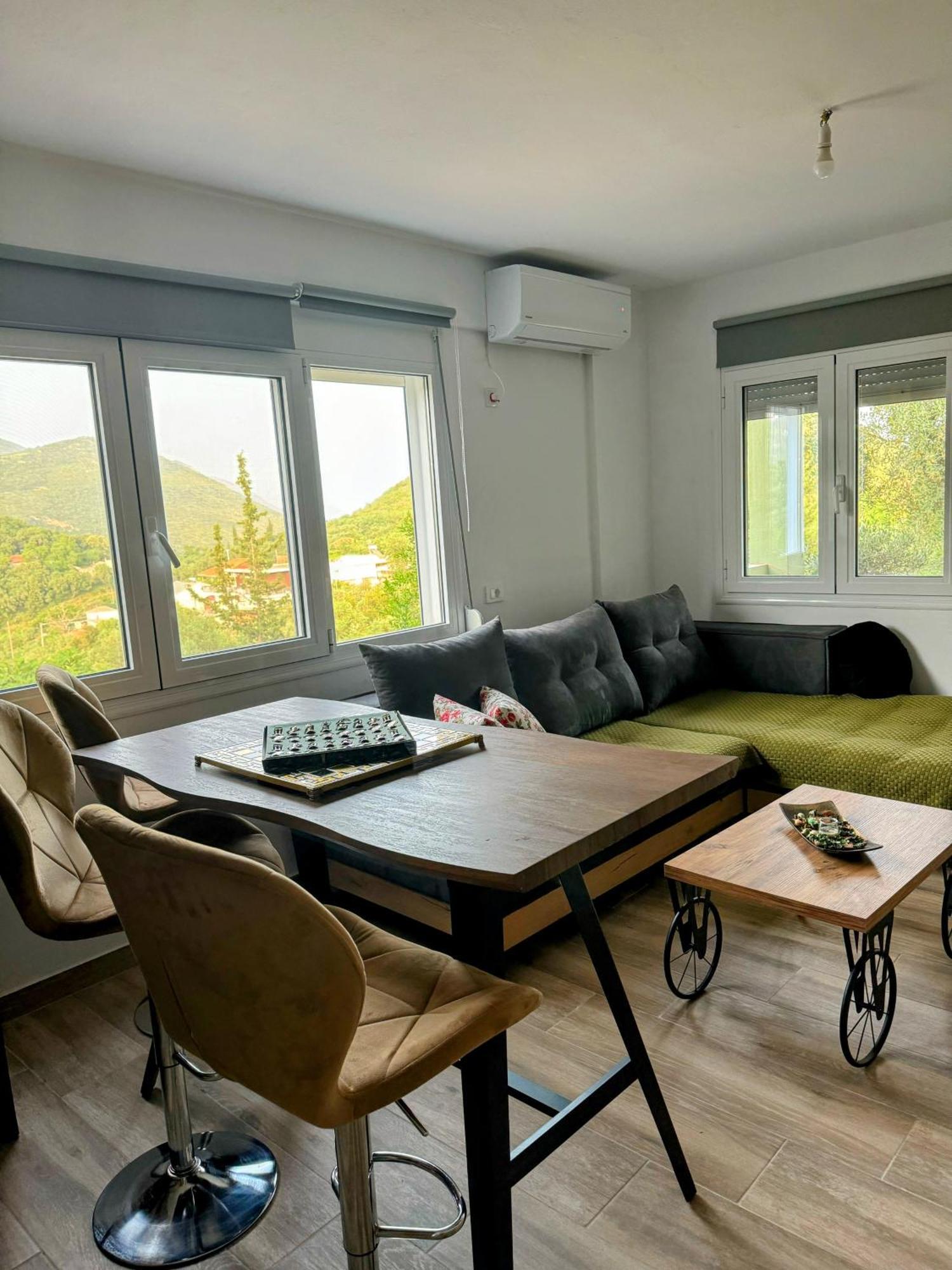 G.Tzanis Luxury Apartments Parga Extérieur photo